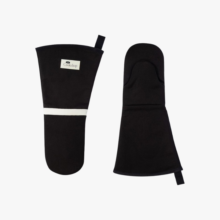Aga gauntlet gloves in black showing back and front